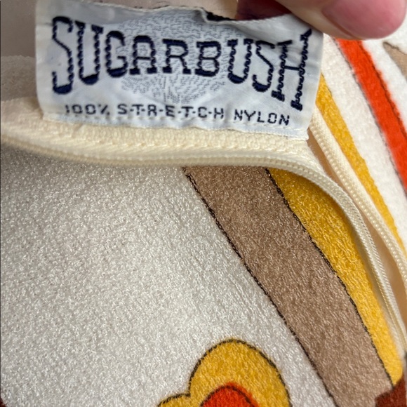 Vintage 60s or 70s Sugarbush Floral Mod Sleeveless Stretch Nylon Top - Picture 8 of 8